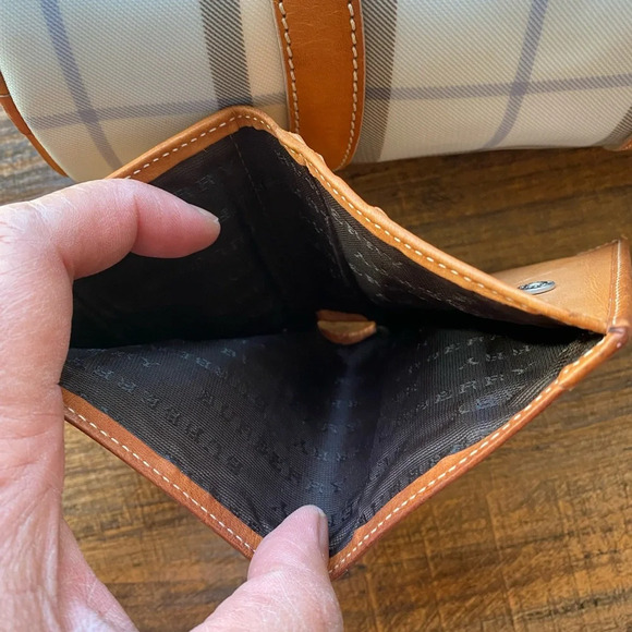 Vintage Burberry NovaCheck Small Barrel Bag with/Wallet - Picture 13 of 16